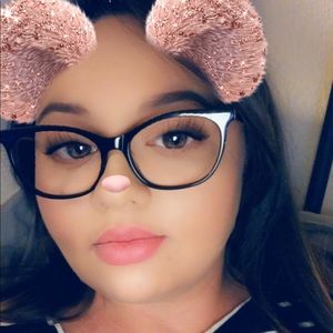 Meet your Posher, Crystal